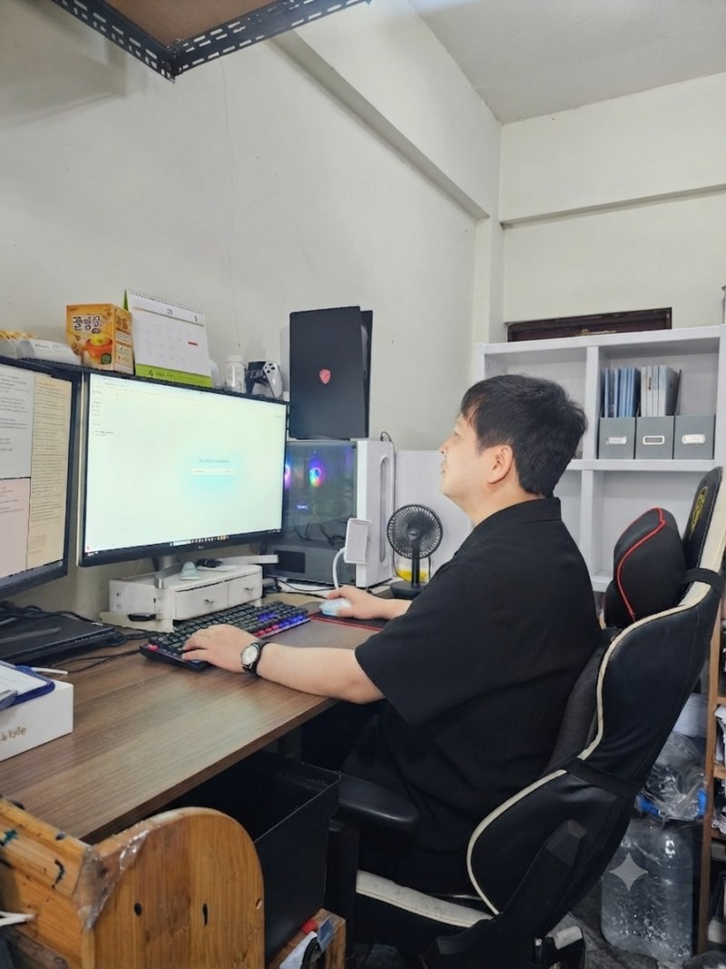 (좌) 백형근 대표 / (우) 문재학 대표 [ 공동대표 ]