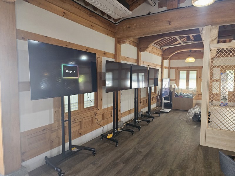 코코렌탈 대전서구·유성점, ㈜베이리스 '공주 공산성 로봇 실증시연회' 대형 스마트 TV  렌탈