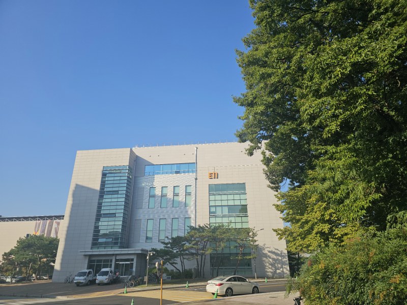 대전 KAIST 창의학습관 로비